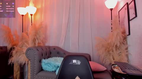 Scarlett Johs online show from September 23, 12:21 pm