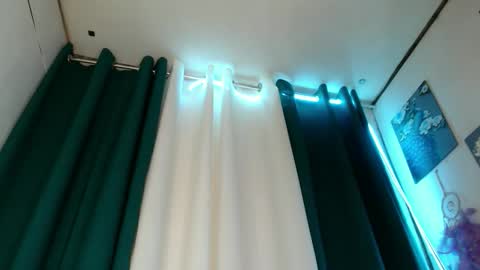 YOUR GIRLFRIEND online show from December 22, 2:40 am