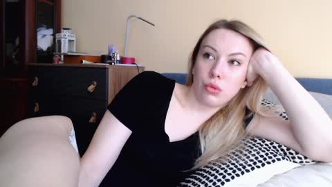 Scarlett online show from December 7, 11:45 am