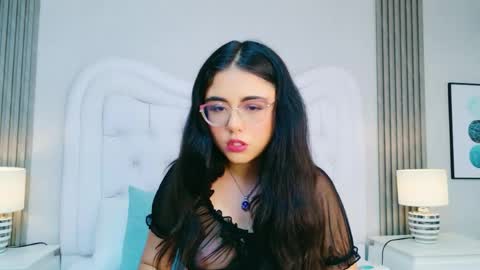 Scarlett Petrova online show from April 20, 11:35 am