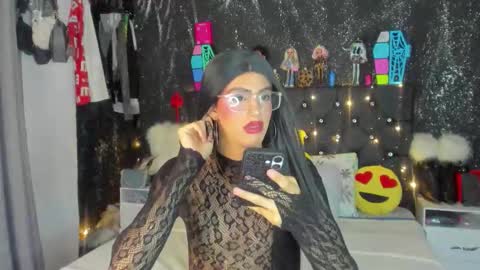 scarletwhisper_ online show from February 27, 10:57 pm