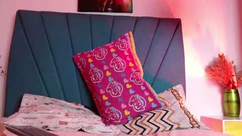 scarrlett_wish online show from July 17, 6:15 am