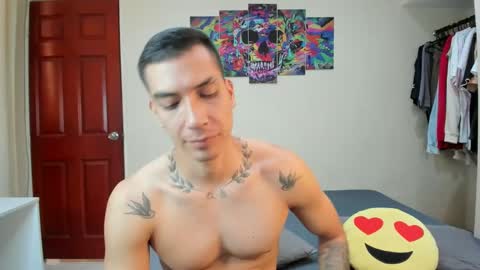 Snapshot of scotrisse chatting on October 23, 6:09 pm Daniel martinez - Independent model online show from October 23, 6:09 pm