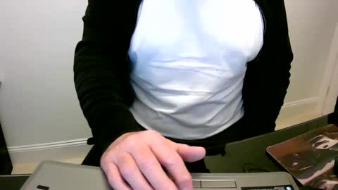 Snapshot of scotti30 chatting on January 10, 9:13 am Scott online show from January 10, 9:13 am