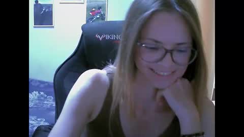 Snapshot of sea_dream chatting on September 30, 7:19 am SEA Dream online show from September 30, 7:19 am