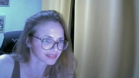 Snapshot of sea_dream chatting on October 11, 6:00 pm SEA Dream online show from October 11, 6:00 pm