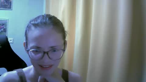 Snapshot of sea_dream chatting on October 10, 7:03 am SEA Dream online show from October 10, 7:03 am