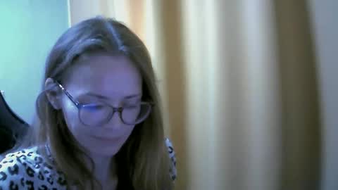 Snapshot of sea_dream chatting on September 29, 7:18 am SEA Dream online show from September 29, 7:18 am