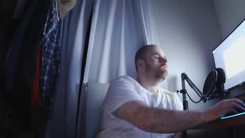 seanv26 online show from December 22, 3:57 am