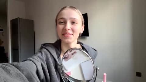 Kate online show from February 28, 1:04 pm