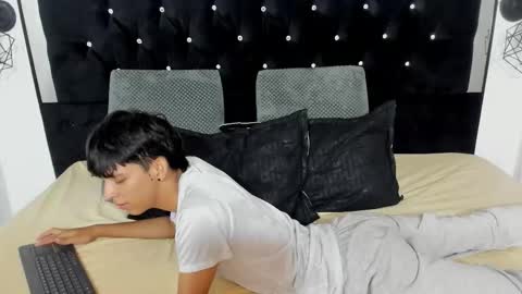 Sebastian Alvarez online show from November 25, 8:29 pm