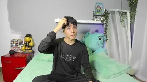 sebastian online show from June 17, 1:43 am