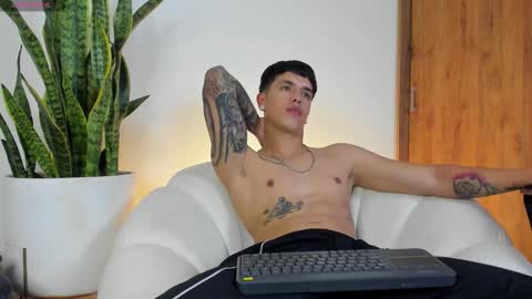 sebastian online show from November 10, 10:45 pm