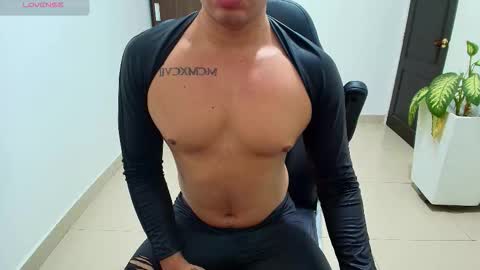 juan  sebastian online show from January 6, 5:28 pm