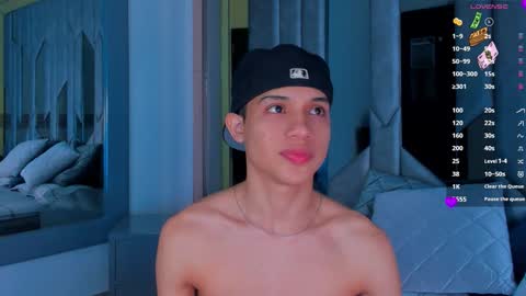 Sebastian online show from October 24, 7:58 pm