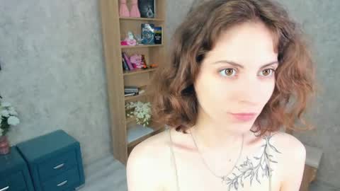 Mia online show from June 1, 5:53 am