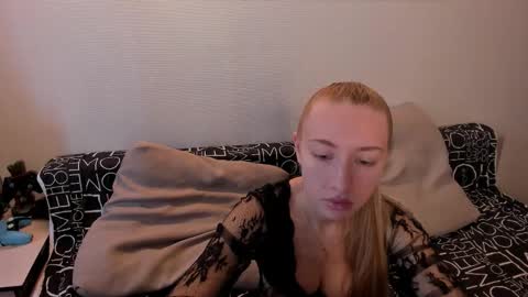 Amanda and  pair in a real life we love each other but can play with you online show from September 20, 7:22 am