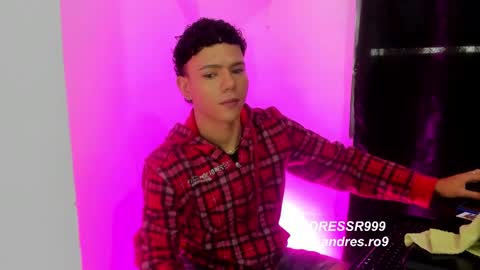 JUSTIN online show from December 4, 12:16 pm