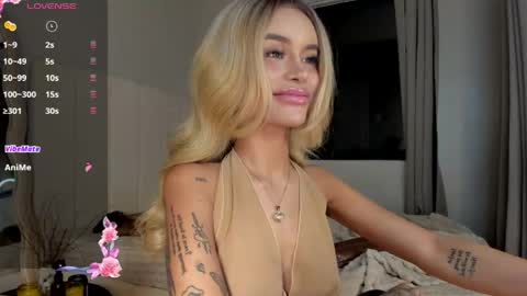 secrets_bae online show from April 22, 7:10 pm