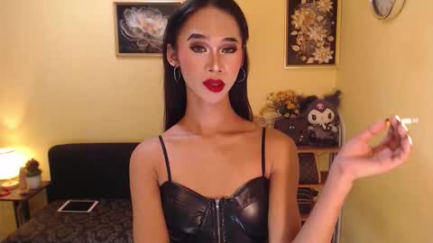 ashly online show from October 1, 12:15 pm