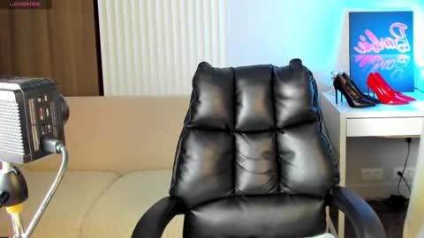 Selena online show from September 19, 1:10 am