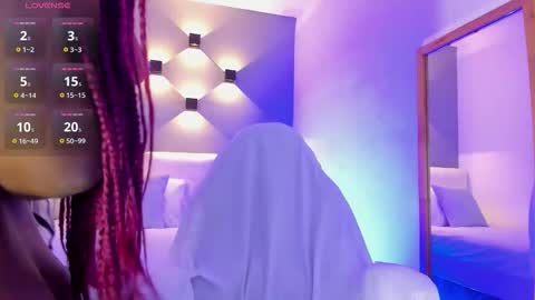 Selena online show from December 18, 12:44 pm