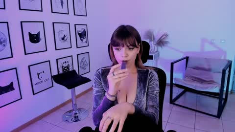 Selena ntmy online show from January 15, 5:15 pm