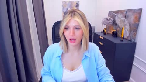 selenaemoore online show from May 8, 4:40 am