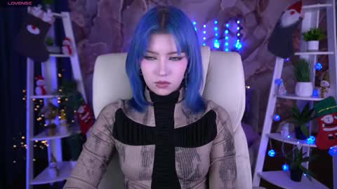 selenairis online show from December 22, 9:54 pm