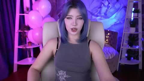 selenairis online show from February 13, 9:51 pm