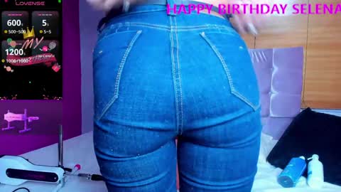 Selena online show from February 1, 6:51 pm