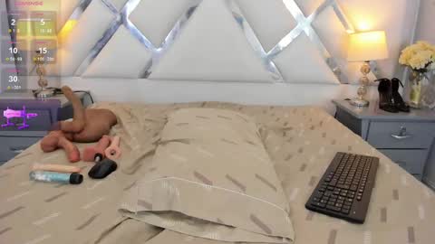 Selena reyess online show from November 19, 8:51 pm