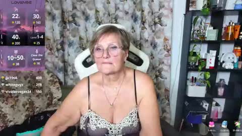 Selenna online show from December 3, 10:45 pm