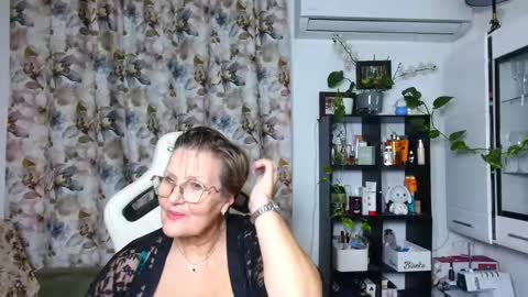 Selenna online show from December 18, 2:10 am