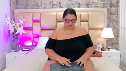 Selenna Cooper online show from December 1, 12:03 pm