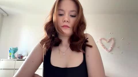 Lily online show from May 9, 9:04 am