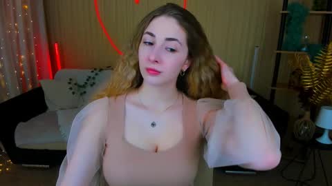 sensitiveheartt online show from February 3, 11:25 am