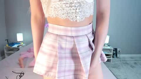 Sua online show from February 25, 11:59 pm