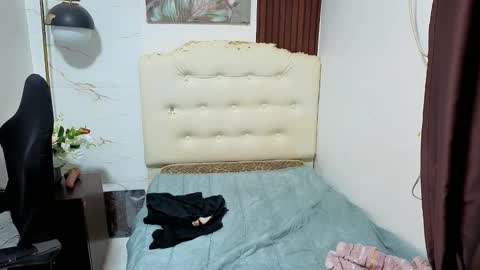 sensual_goergia online show from December 15, 5:58 am