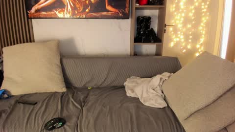 sensualbarbies online show from April 9, 9:26 am