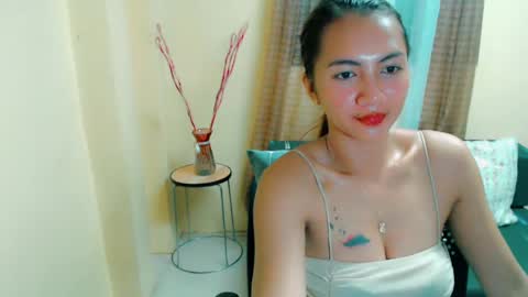 Snapshot of sensuous_rose chatting on February 14, 12:25 pm ROSE online show from February 14, 12:25 pm