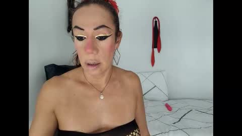 sephorandmonell online show from March 17, 6:46 pm