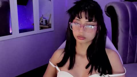 Snapshot of seren_bleck chatting on October 2, 2:54 am Seren Follow me online show from October 2, 2:54 am