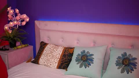  Serena  online show from March 7, 10:32 pm