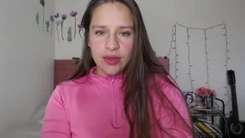 serenity_crystal online show from December 17, 10:11 pm