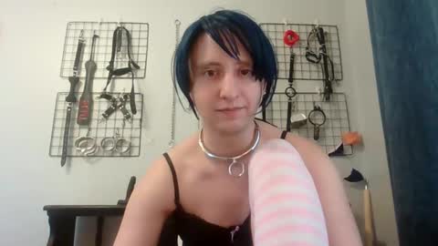 Servile Sarah online show from April 28, 10:36 pm