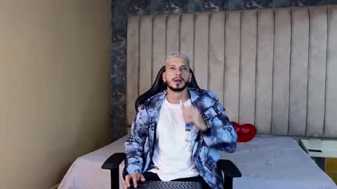 HEY IM SETH online show from February 27, 9:04 pm