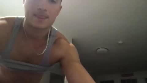 seveninchsteve_ online show from December 12, 7:52 am