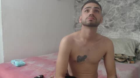 Snapshot of sexincompany chatting on January 14, 5:51 am monserat y thony online show from January 14, 5:51 am