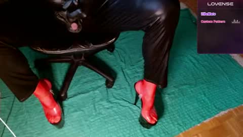 Snapshot of sexmastre12 chatting on December 7, 9:22 am Christina Stacy online show from December 7, 9:22 am